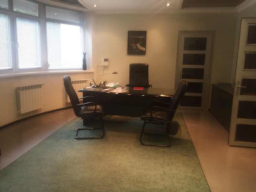 вул. Єфремова