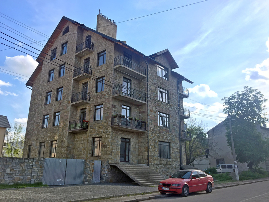 м. Самбір, вул. Козацька, 2б