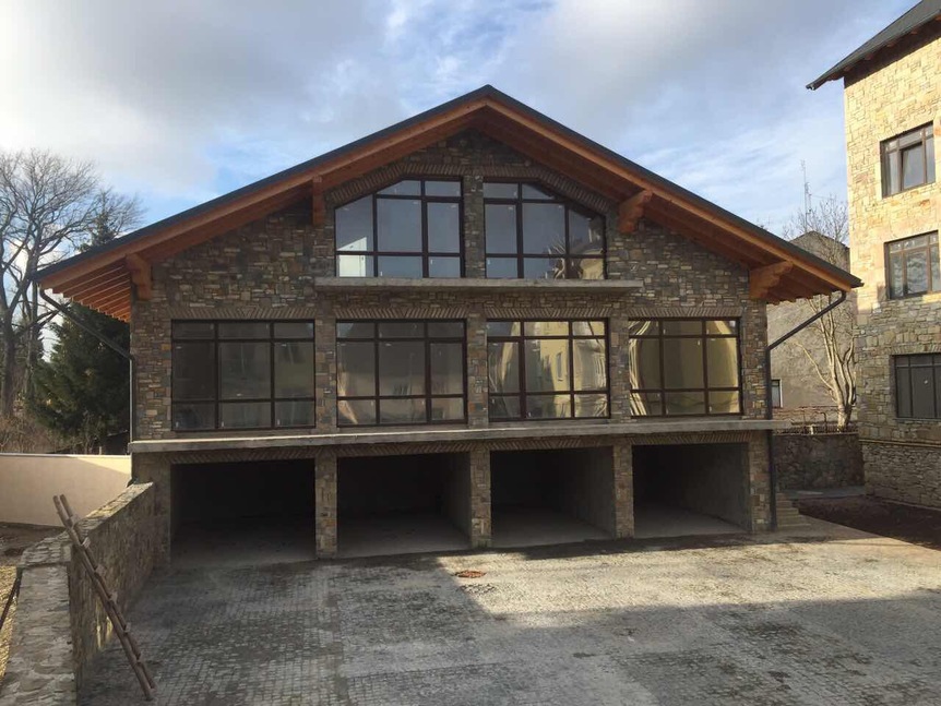 м. Самбір, вул. Козацька, 2б