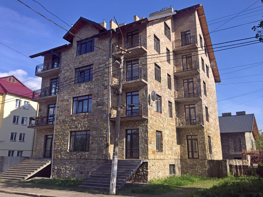 м. Самбір, вул. Козацька, 2б